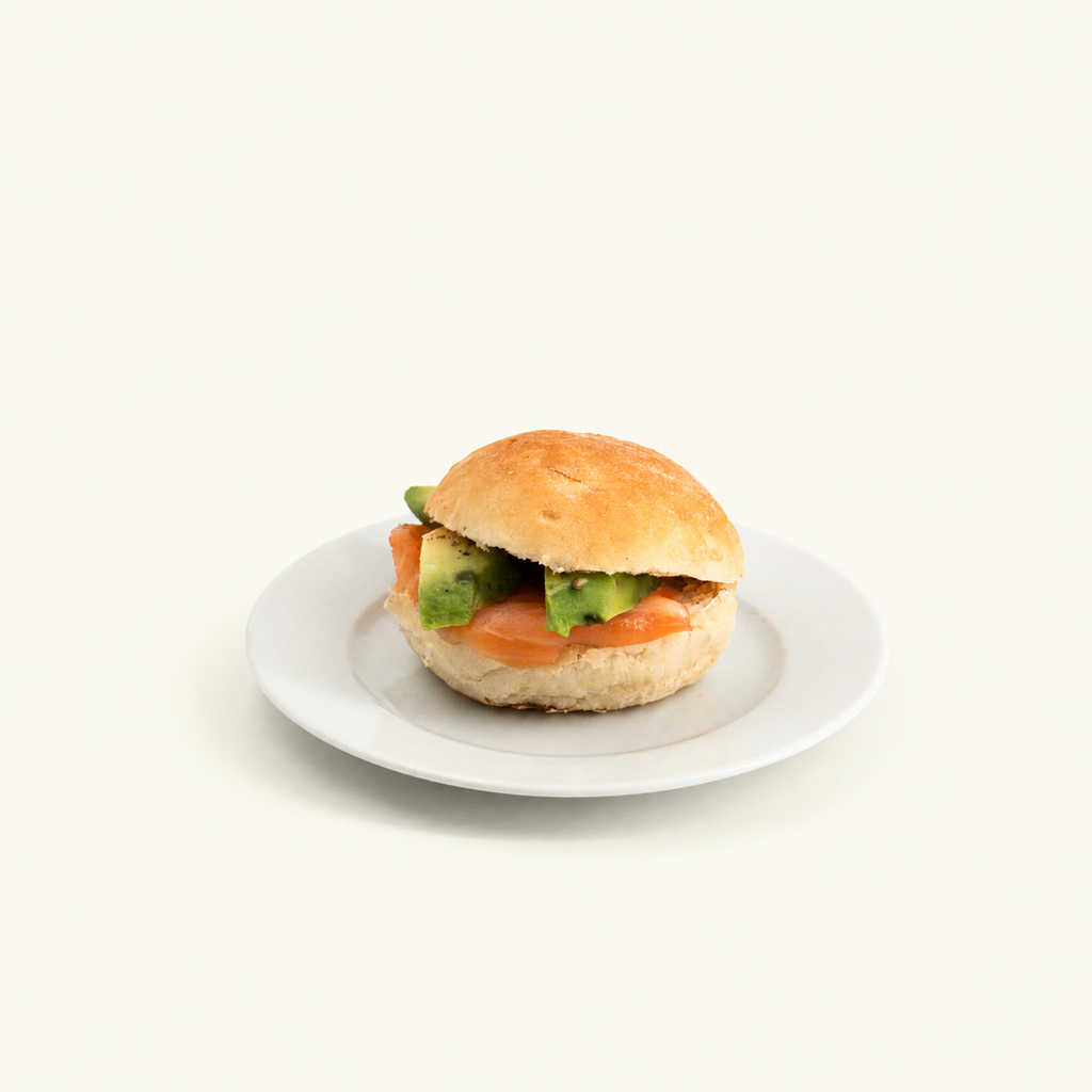 Mals broodje met zalm en avocado